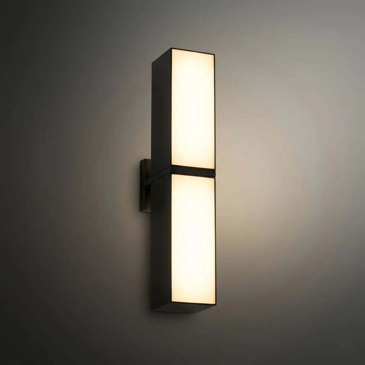 Modern Outdoor Wall Lamp - Black Metal Irregular Design for Exterior Wall - Flindria