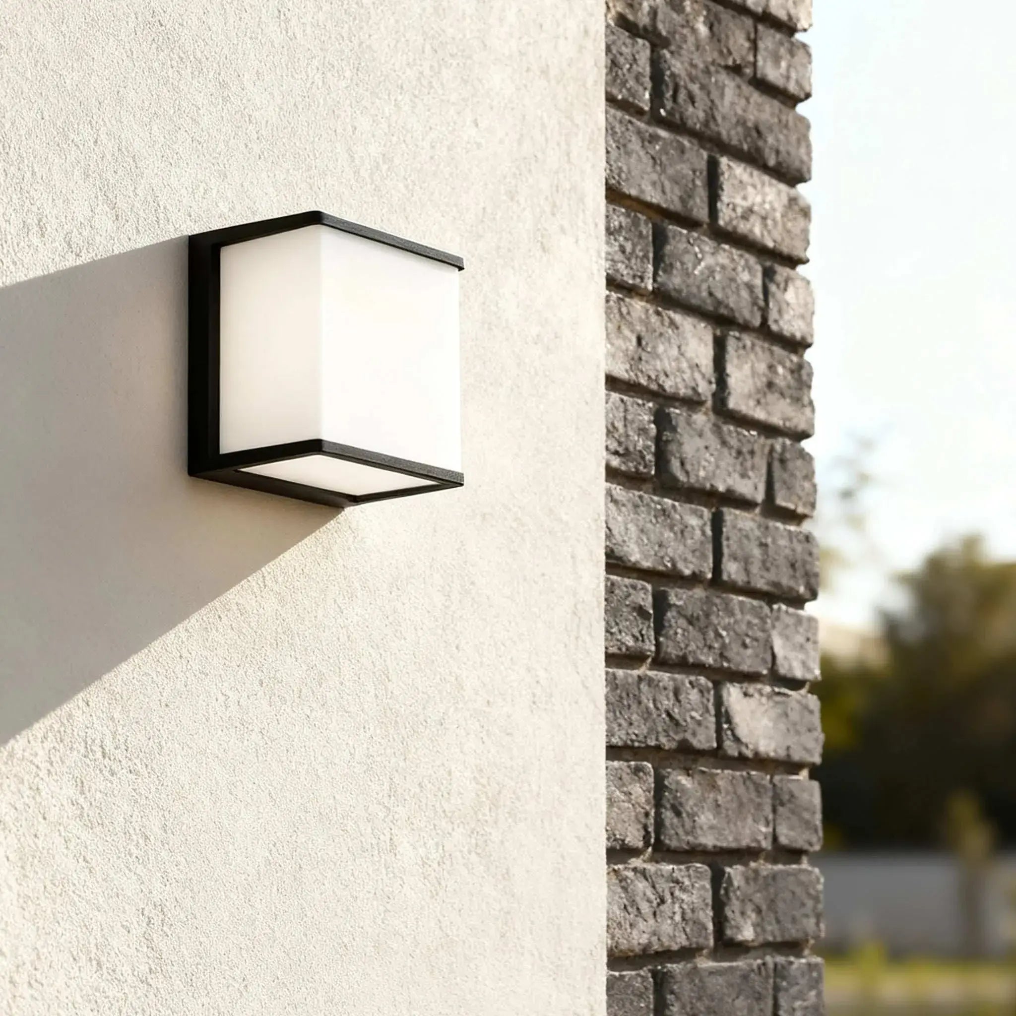 Modern Solar LED Outdoor Wall Lamp – Waterproof Sensor Light for Courtyard - Flindria