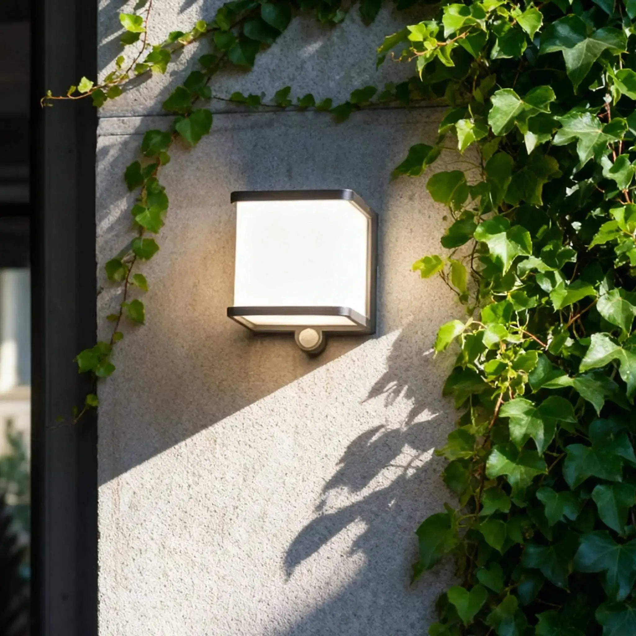 Modern Solar LED Outdoor Wall Lamp – Waterproof Sensor Light for Courtyard - Flindria
