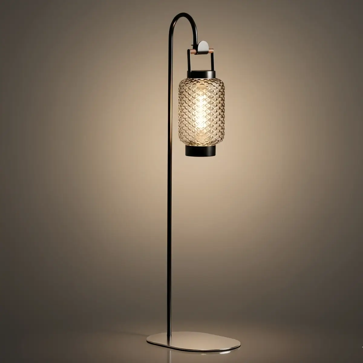 Vintage utendørs gulvlampe - svart metallhette design for hage og uteplass - Flindria