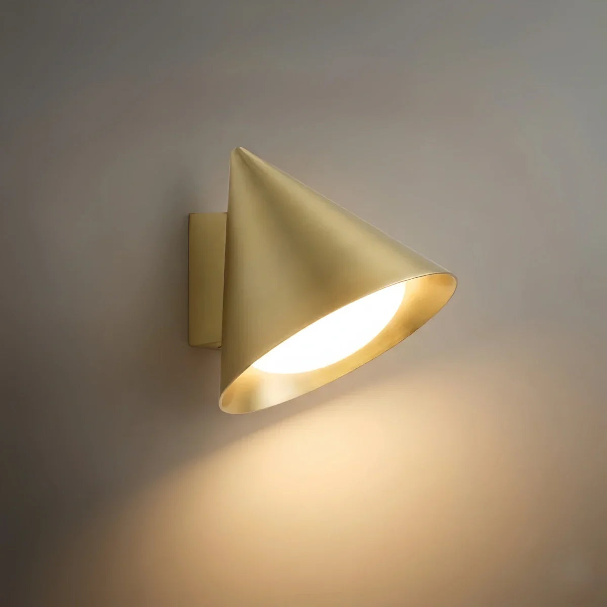 Lámpara de pared exterior cónica minimalista – Luz de metal negro para pared exterior - Flindria