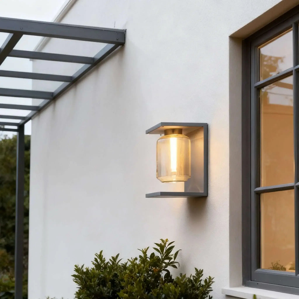 Industriel solcelle LED væglampe – sort udendørs lys til terrasse - Flindria