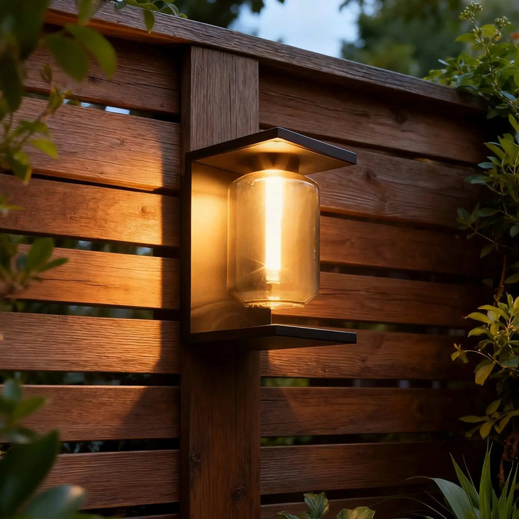 Industriel solcelle LED væglampe – sort udendørs lys til terrasse - Flindria