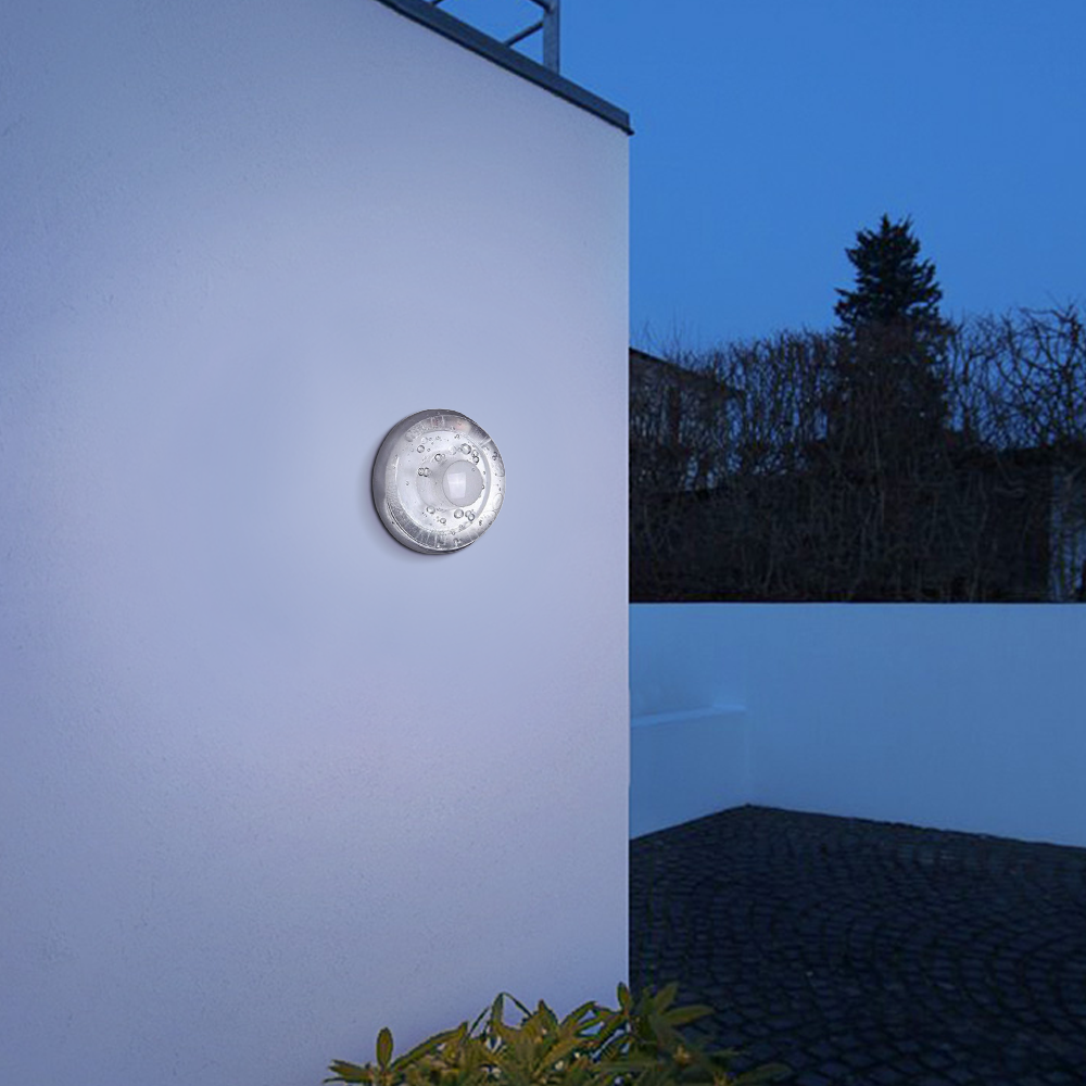 Modern Outdoor Wall Lamp - Clear Glass & Metal Round Design for Garden - Flindria