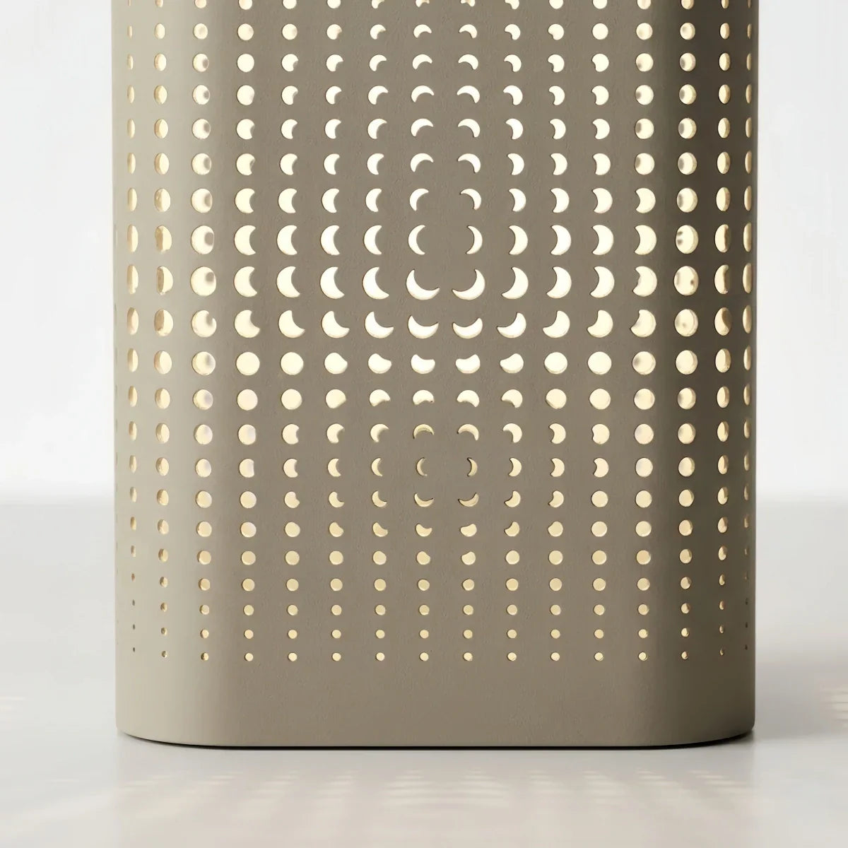 Modern Cylindrical Outdoor Floor Lamp - White Metal for Yard - Flindria