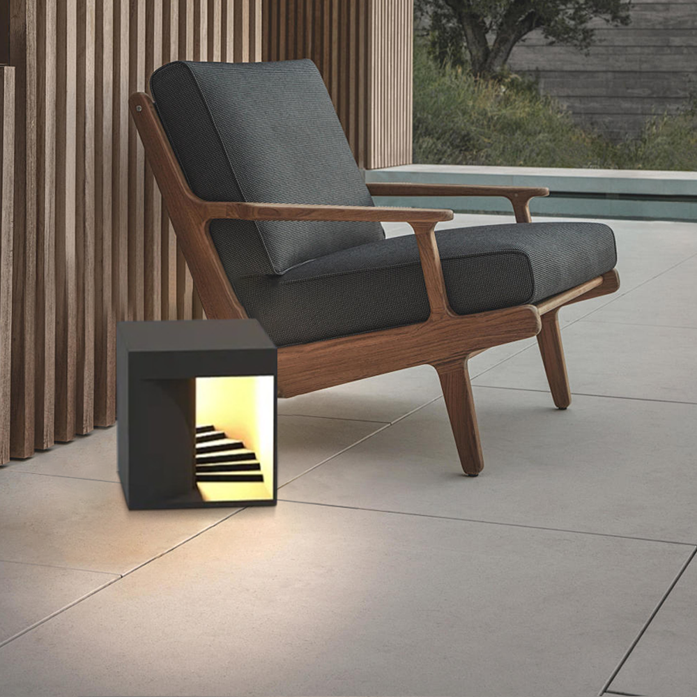 Modern Outdoor Floor Lamp - Black Metal Rectangular Design for Garden & Patio - Flindria