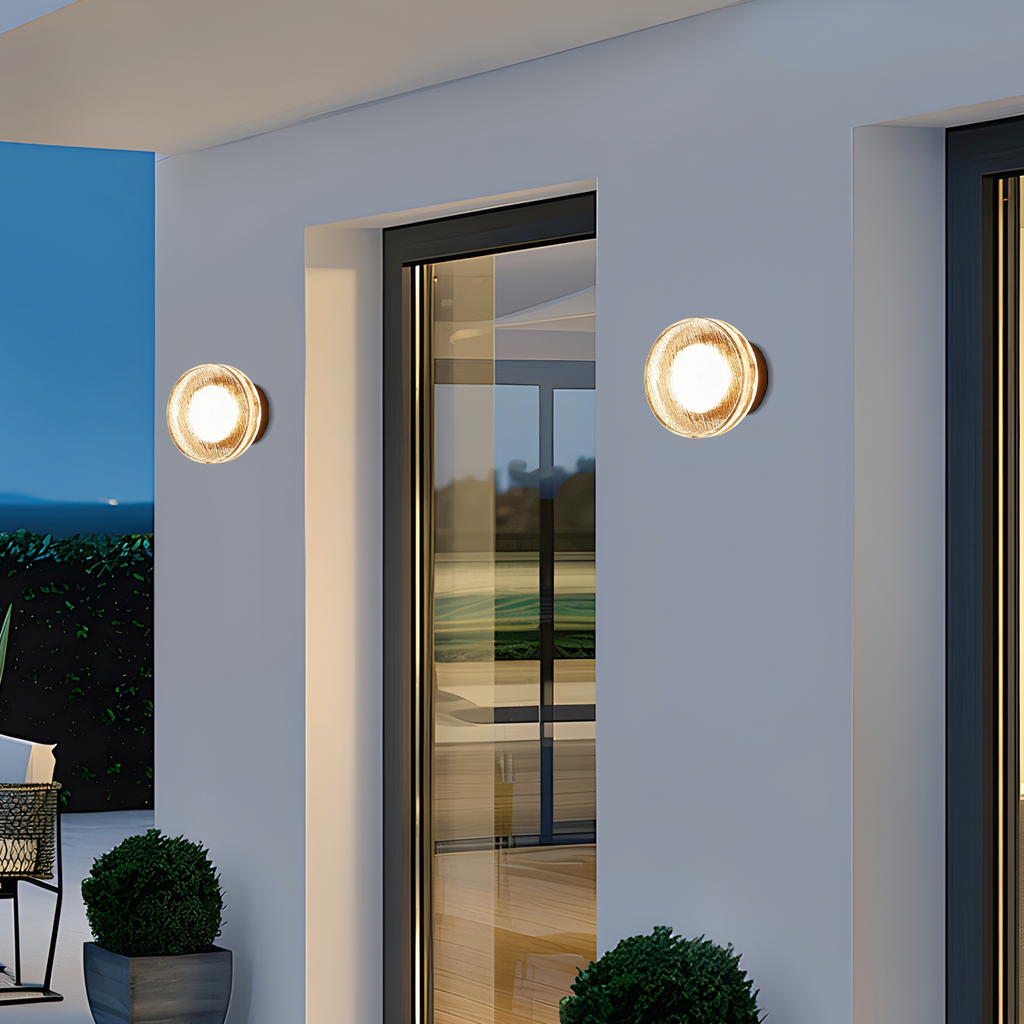 Modern Outdoor Wall Lamp - Clear Glass & Metal Round Design for Patio - Flindria