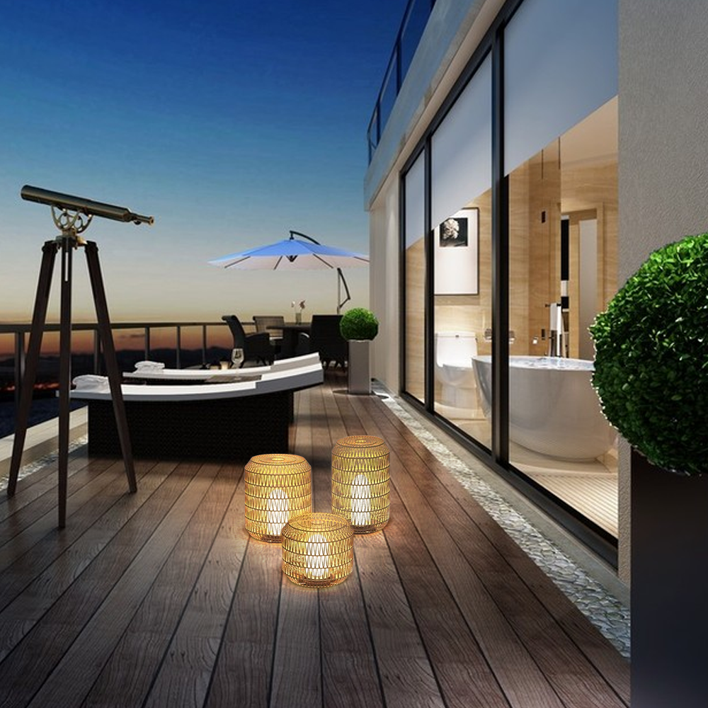 Farmhouse Outdoor Lamp - Wood & Metal Rattan Lantern - Flindria
