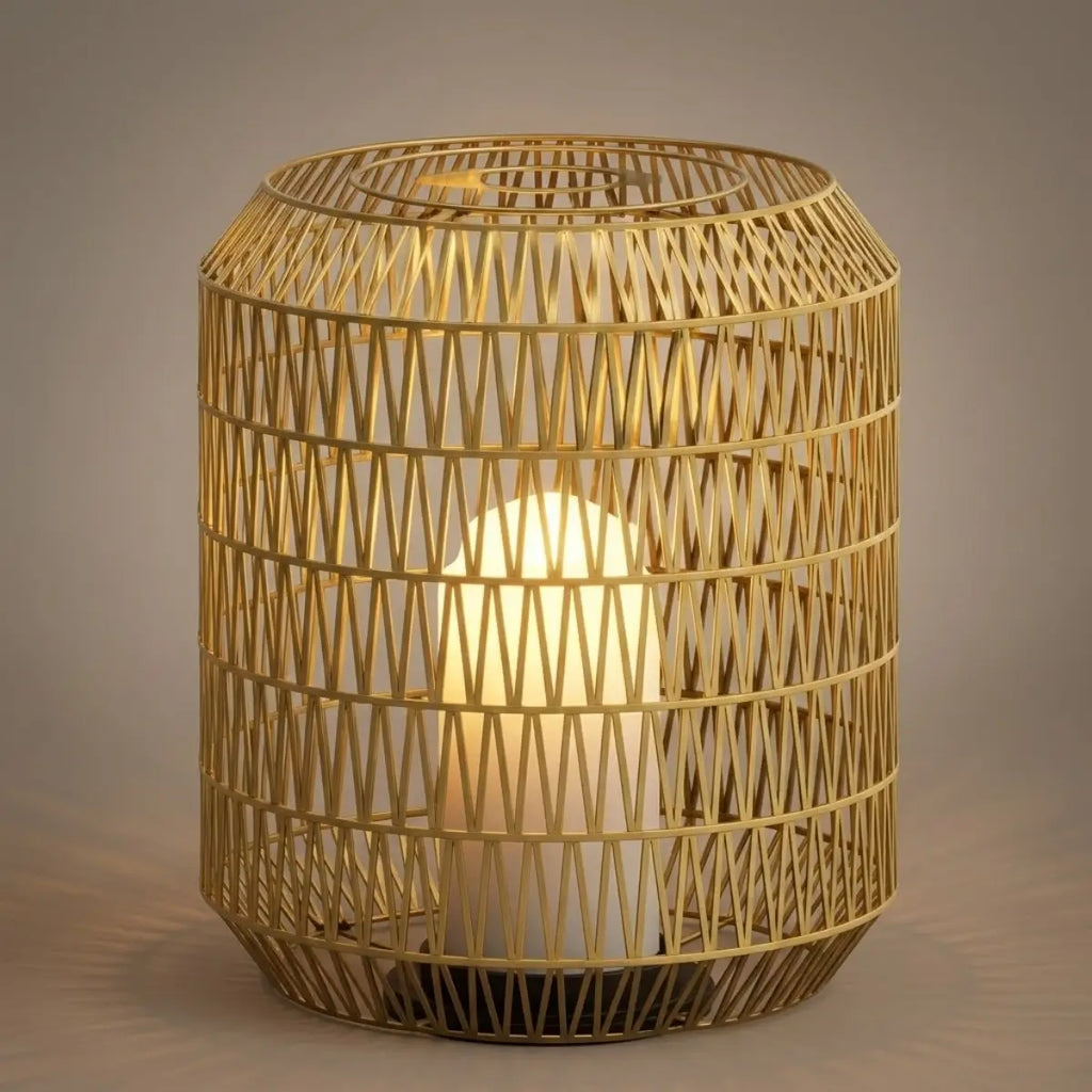 Farmhouse Outdoor Lamp - Wood & Metal Rattan Lantern - Flindria