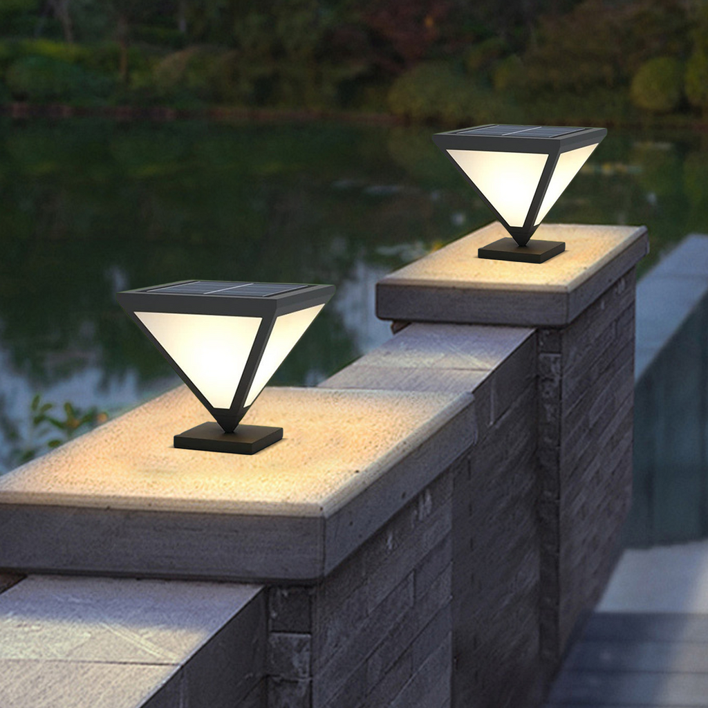 Industrial Black Pillar Light - Diamond Metal Design for Garden - Flindria
