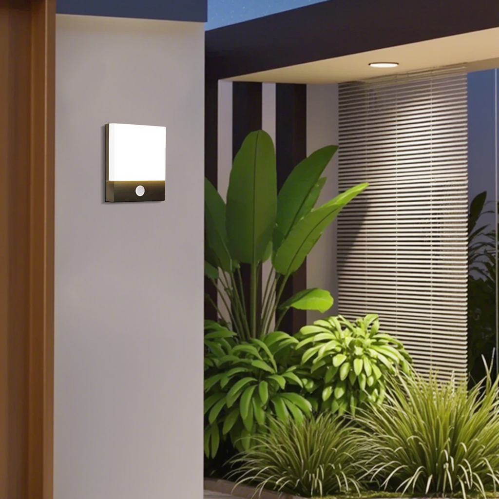 Modern Outdoor Wall Lamp --Metal/Acrylic Square Design for Garden - Flindria