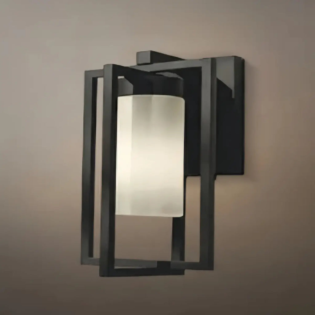Modern Rectangular Outdoor Wall Sconce - Black Metal for Courtyard - Flindria