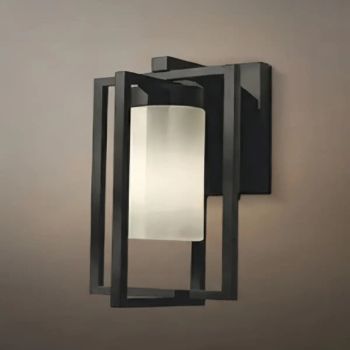 Modern Rectangular Outdoor Wall Sconce - Black Metal for Courtyard - Flindria