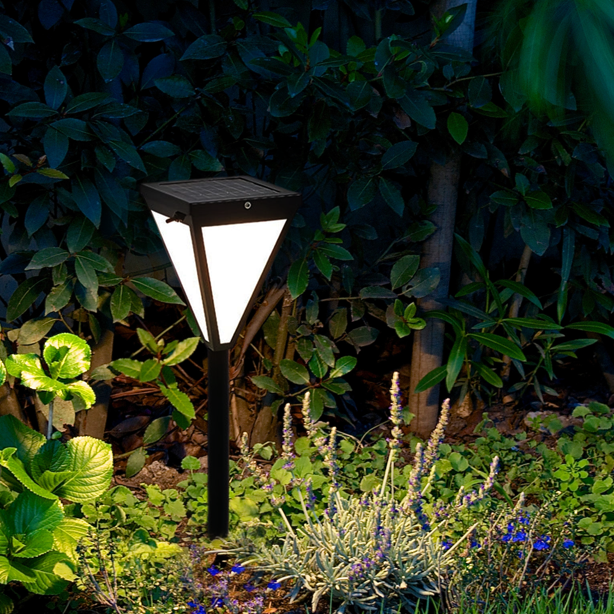 Luz solar moderna para camino exterior - diseño de metal negro - Flindria