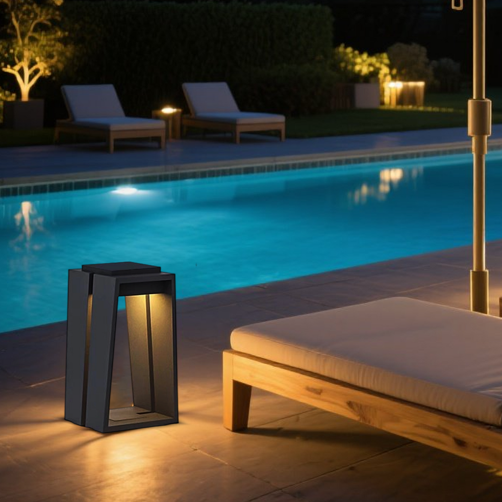 Industrial Metal & Glass Outdoor Floor Lamp - Black Frame for Garden - Flindria