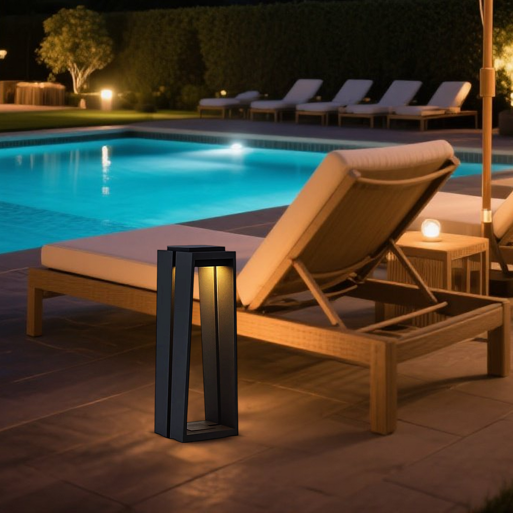 Industrial Metal & Glass Outdoor Floor Lamp - Black Frame for Garden - Flindria