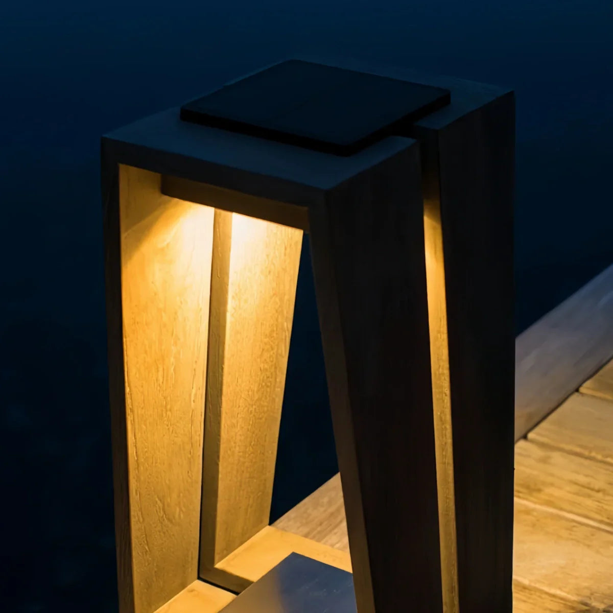 Industrial Metal & Glass Outdoor Floor Lamp - Black Frame for Garden - Flindria