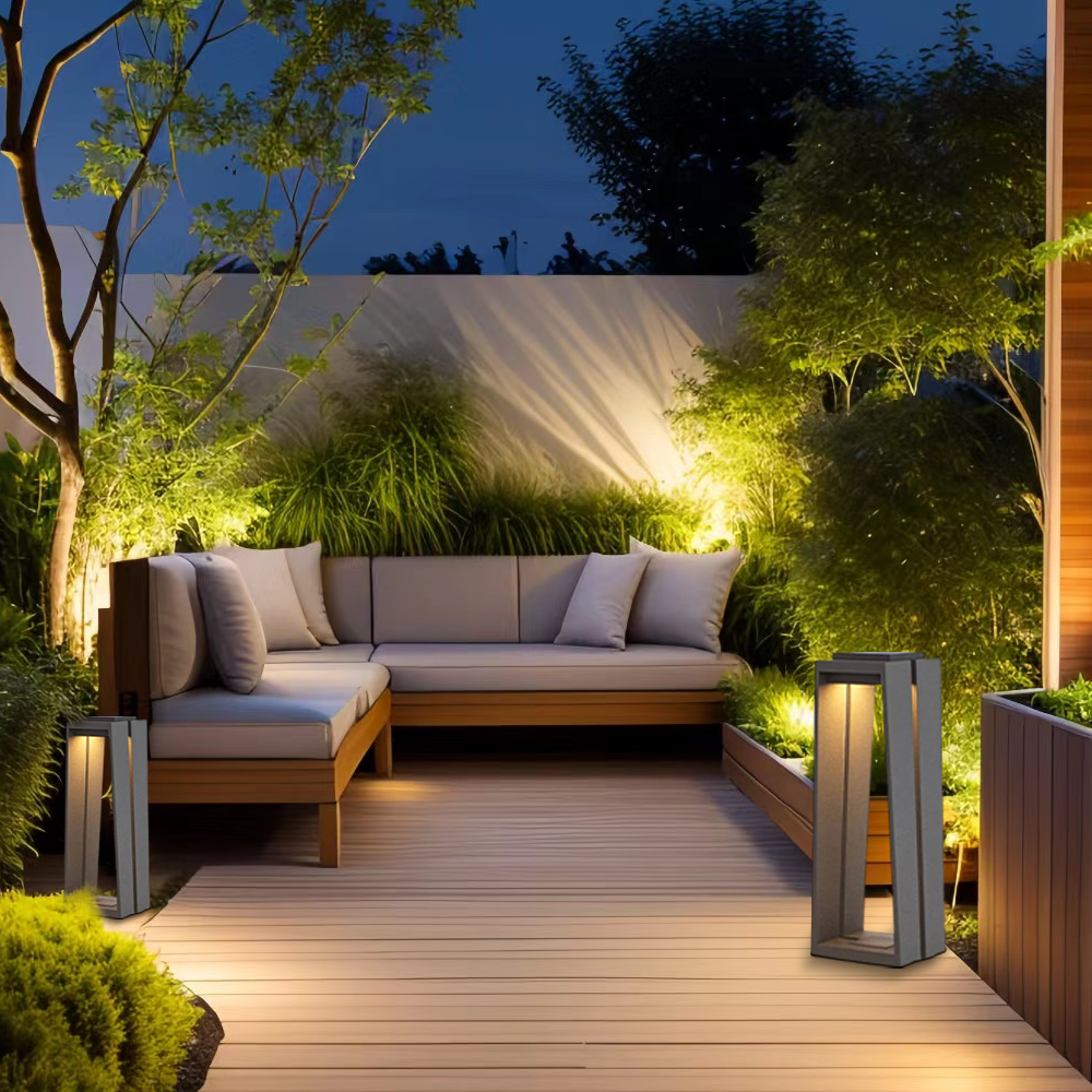 Industrial Metal & Glass Outdoor Floor Lamp - Black Frame for Garden - Flindria