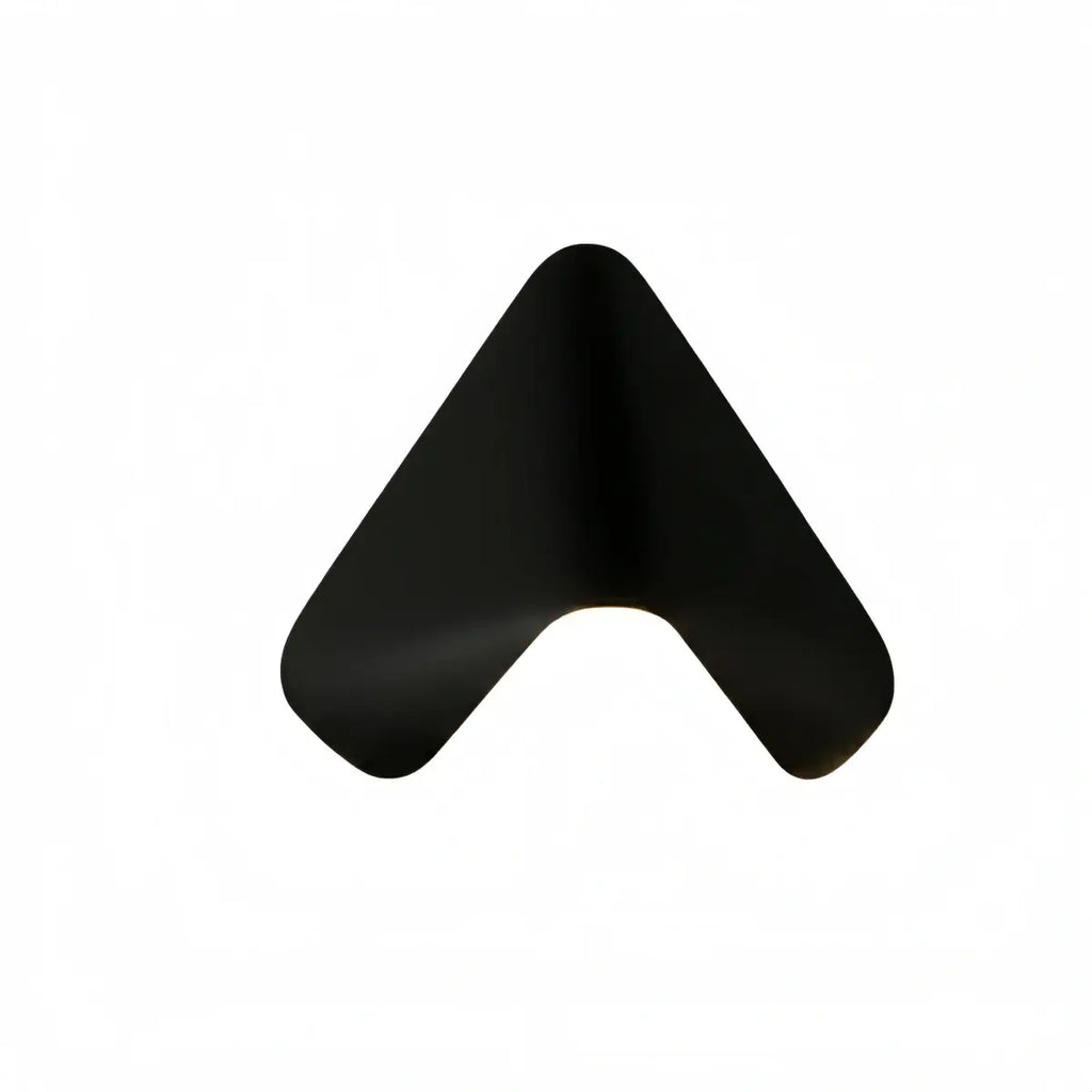 Modern Triangle Wall Lamp - Black/White Metal Outdoor Light for Garden - Flindria