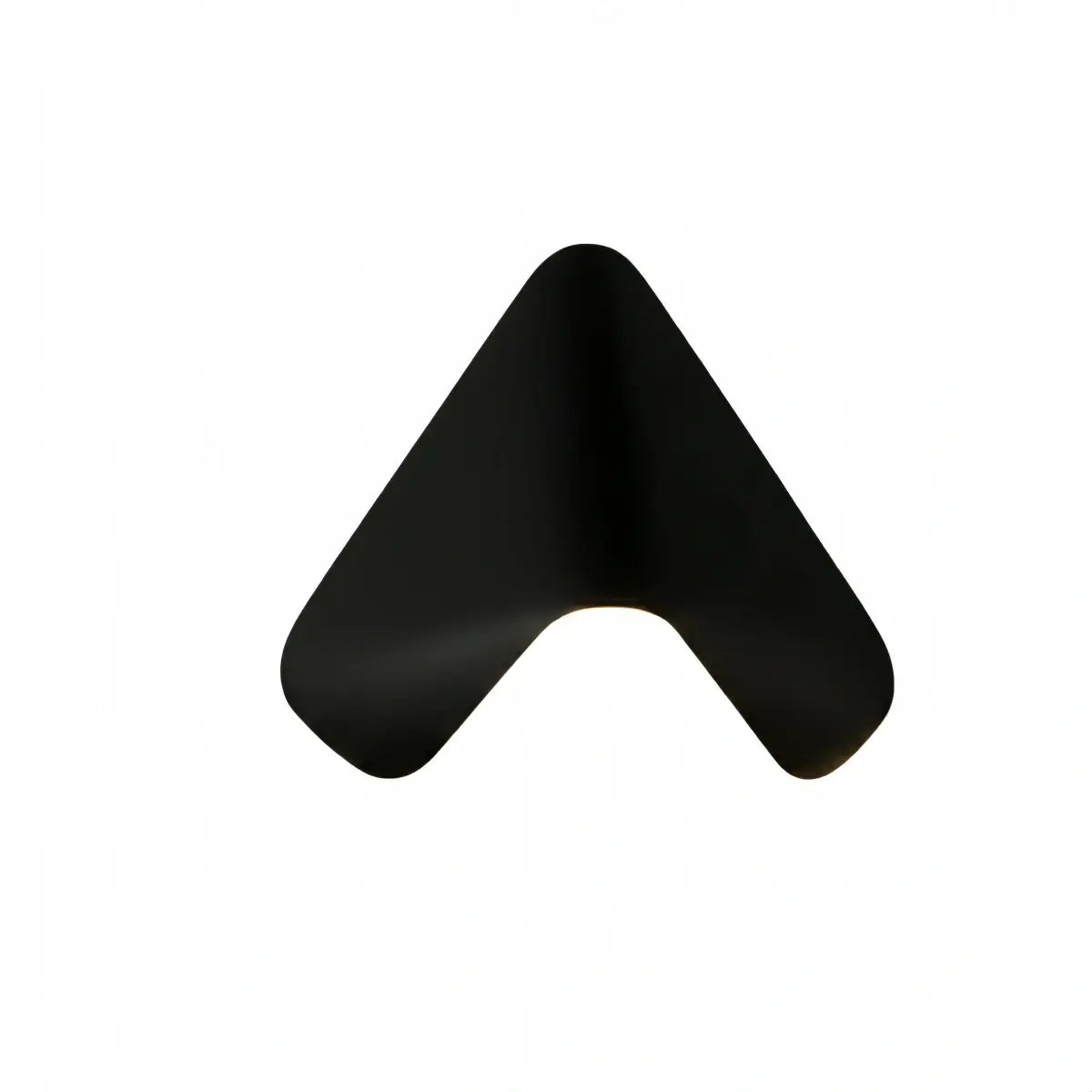 Modern Triangle Wall Lamp - Black/White Metal Outdoor Light for Garden - Flindria