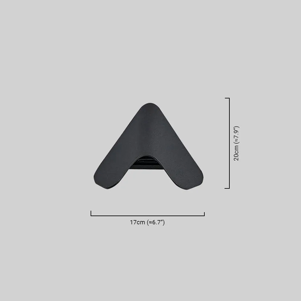 Modern Triangle Wall Lamp - Black/White Metal Outdoor Light for Garden - Flindria