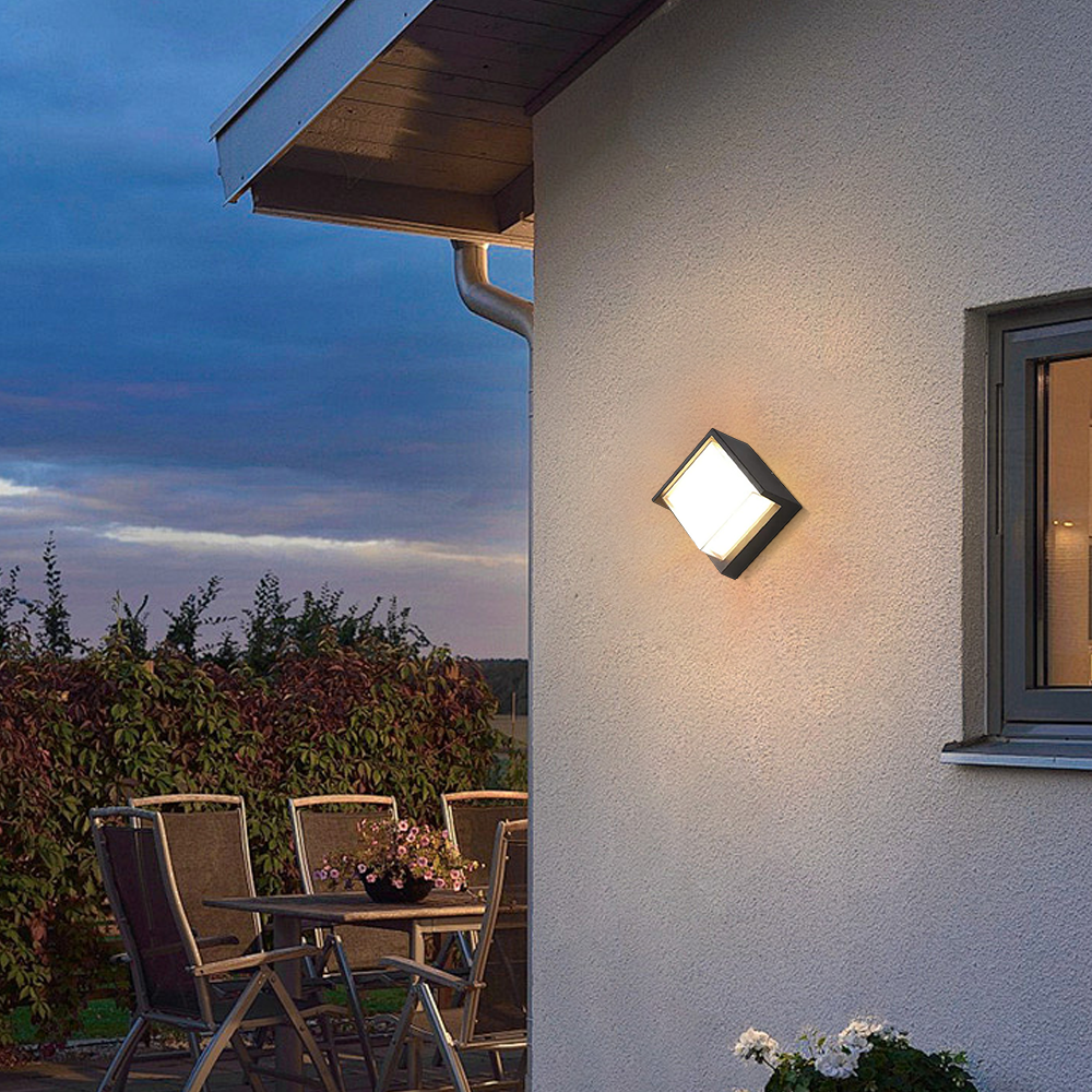 Modern Square Outdoor Wall Lamp - Black Metal/Acrylic for Garden - Flindria