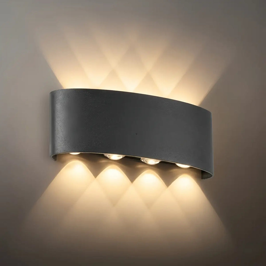 Modern Outdoor Wall Lamp - Black/White Metal Design for Corridor & Garden - Flindria