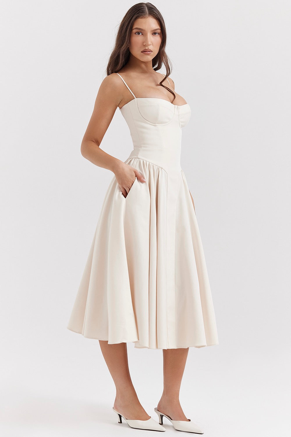 Ashleya korset-sommerkjole — alsidig elegant stil