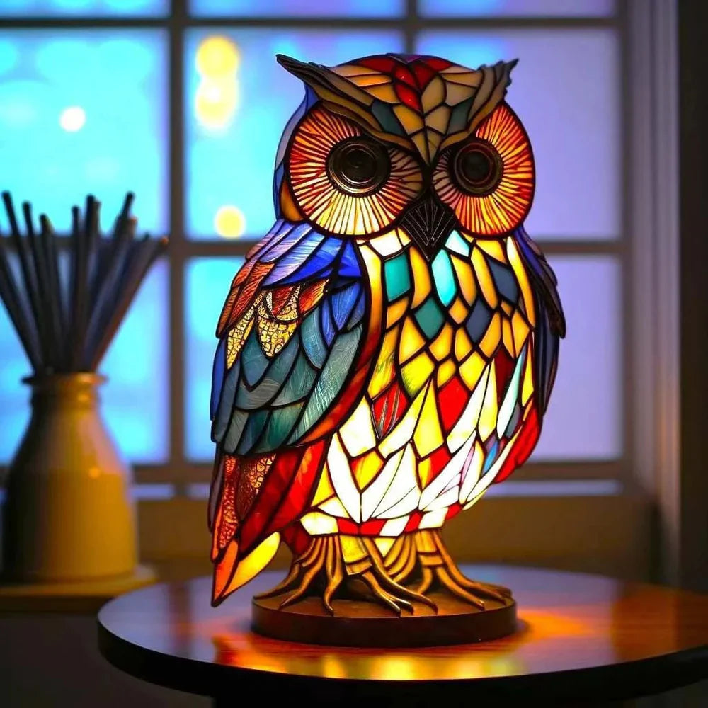 Lampa s motivem vitráže Vitrafauna — živé vícebarevné osvětlení