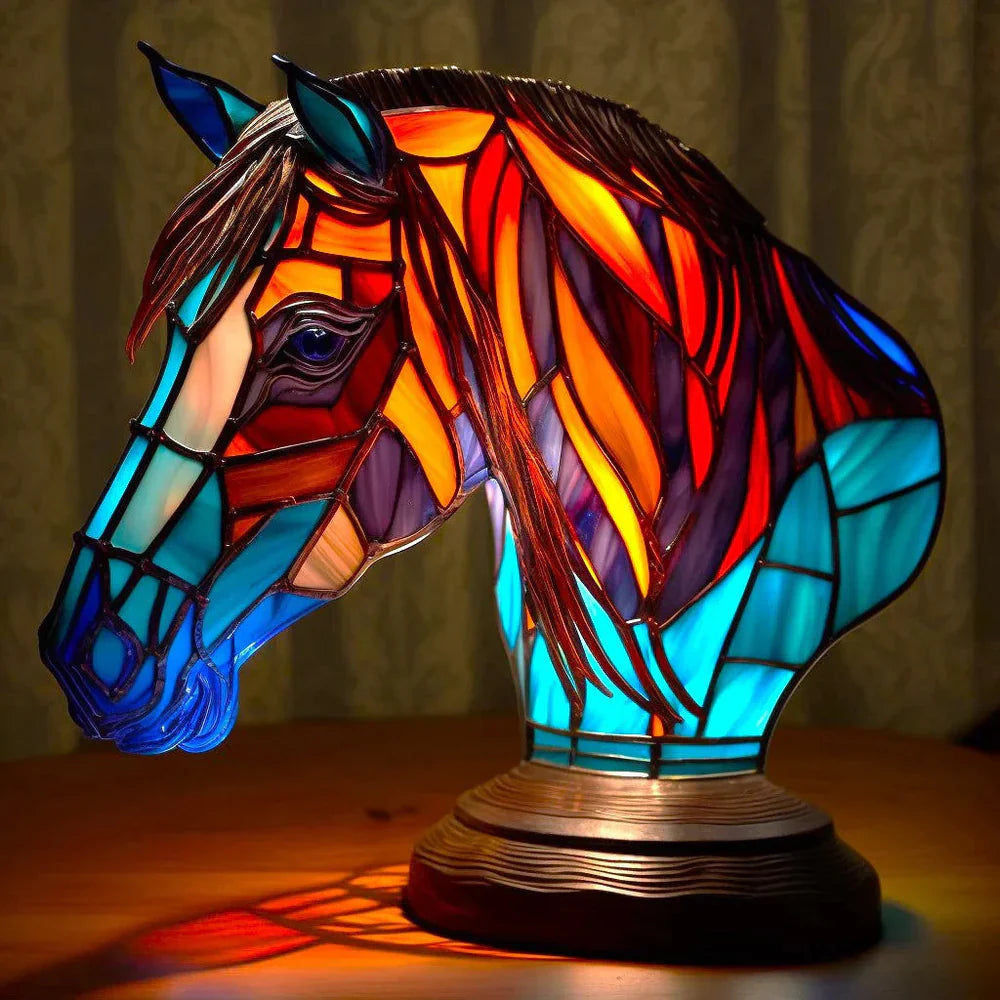 Lampa s motivem vitráže Vitrafauna — živé vícebarevné osvětlení