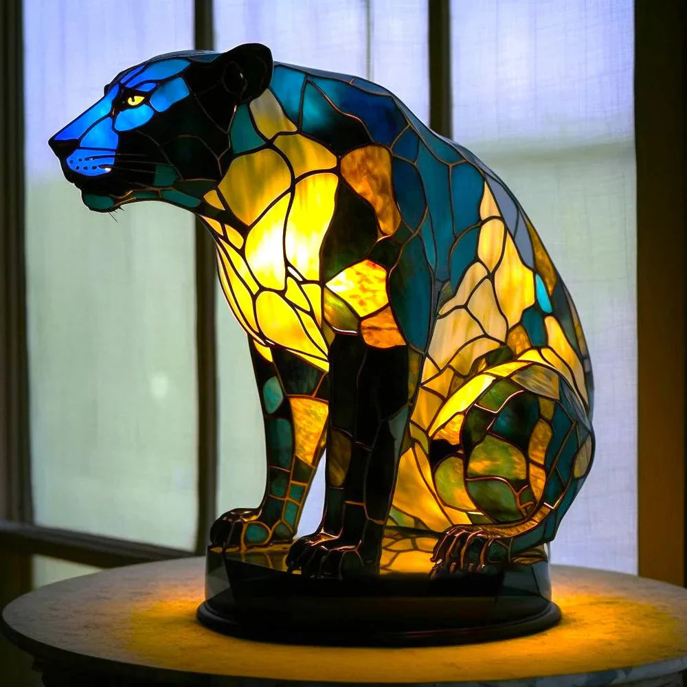 Lampa s motivem vitráže Vitrafauna — živé vícebarevné osvětlení