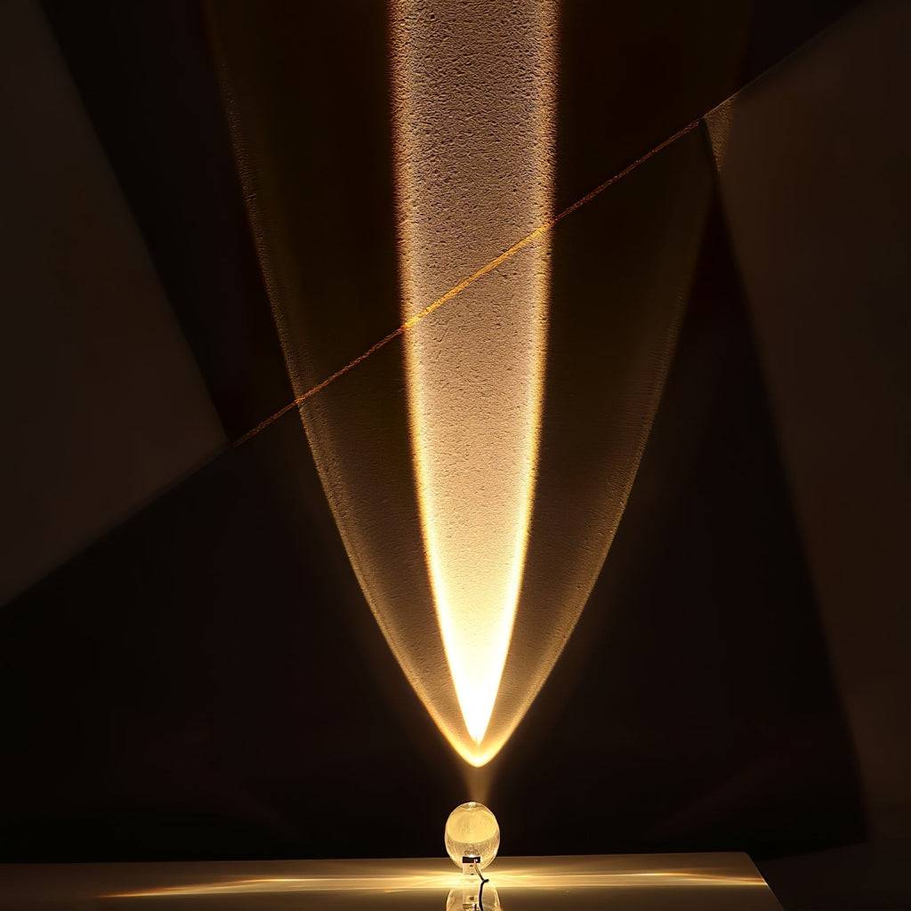 Lume Glasglobus Tischlampe mit Metallbasis für warmes Ambiente