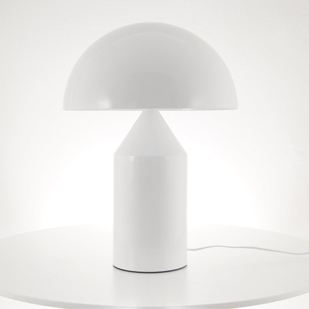 Atollo geometrisk bordslampa i metall - ikonisk italiensk design