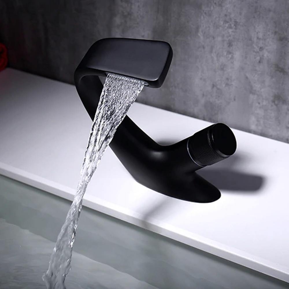Waschtischarmatur Austin — Einhebelmischer mit Wasserfallauslauf