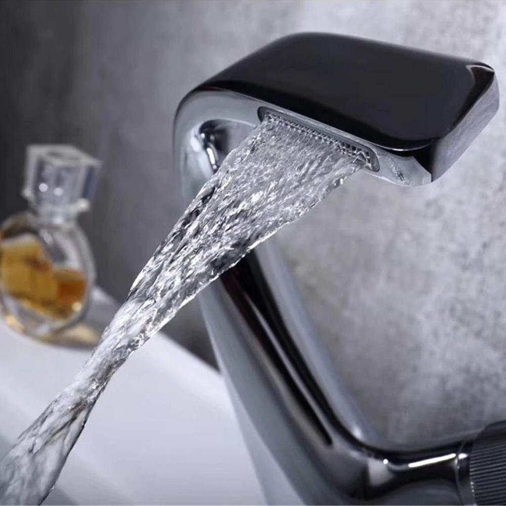 Waschtischarmatur Austin — Einhebelmischer mit Wasserfallauslauf