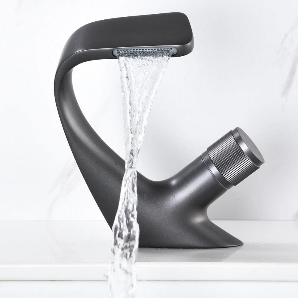 Waschtischarmatur Austin — Einhebelmischer mit Wasserfallauslauf