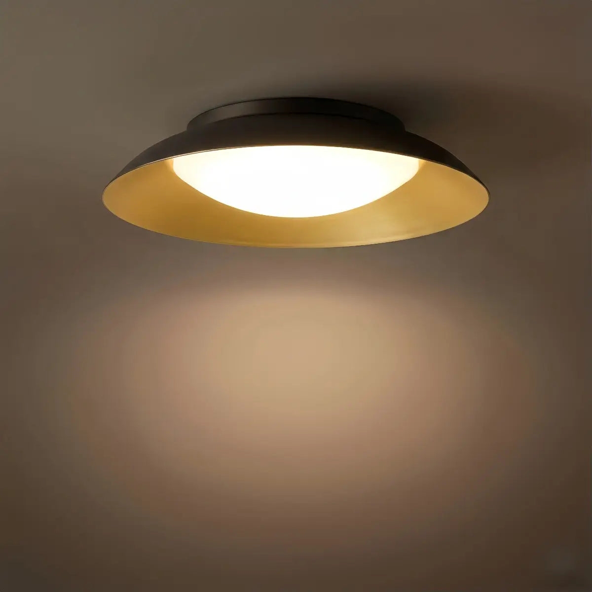 Nordic Dimmable Flush Mount Ceiling Light – Round Metal & Brass for Bedroom - Flindria