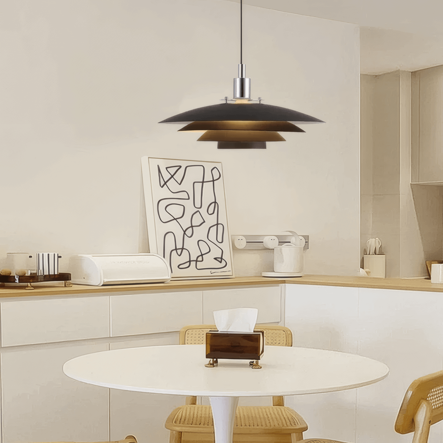 Modern Metal Pendant Light — Black/White for Dining Room - Flindria