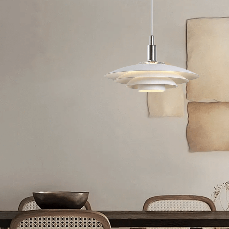 Modern Metal Pendant Light — Black/White for Dining Room - Flindria