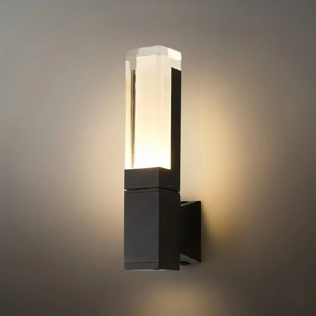 Modern Rectangle Wall Sconce - Black Metal for Garden/Outdoor Spaces - Flindria