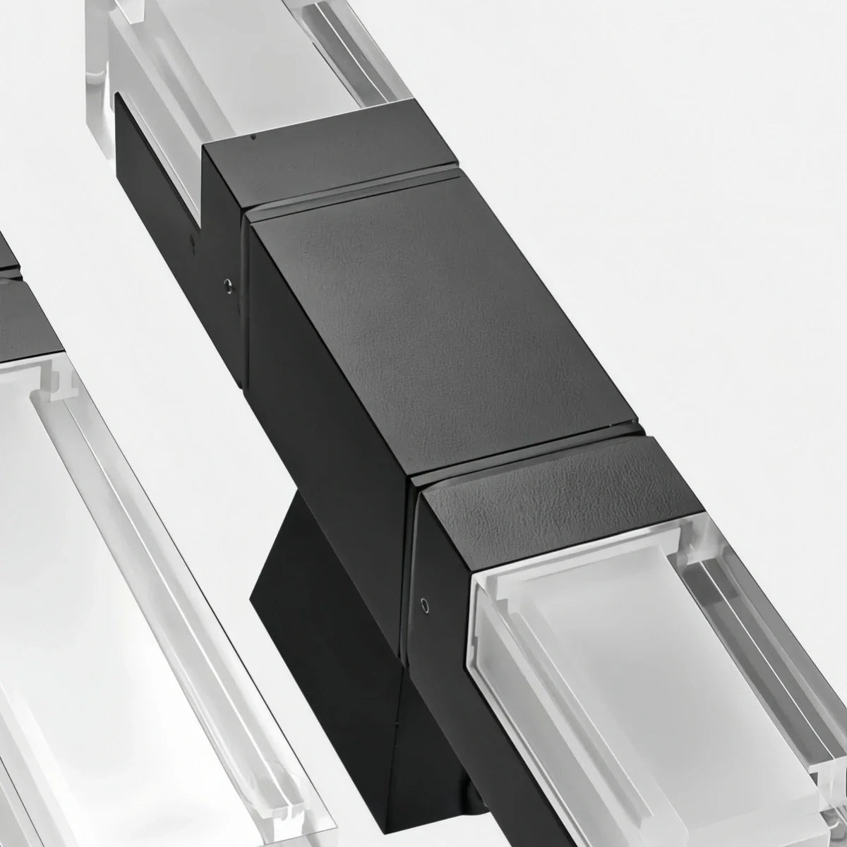 Modern Rectangle Wall Sconce - Black Metal for Garden/Outdoor Spaces - Flindria
