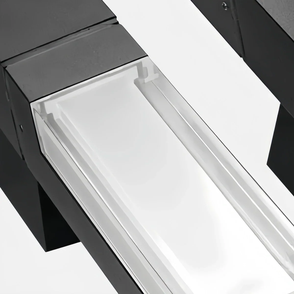 Modern Rectangle Wall Sconce - Black Metal for Garden/Outdoor Spaces - Flindria
