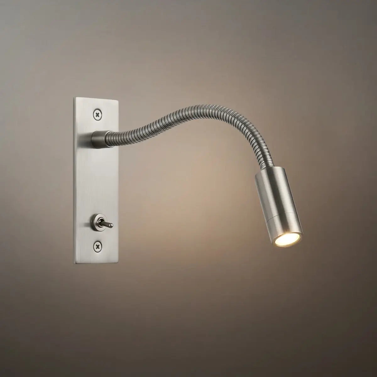 Minimalist Linear Wall Lamp - Bronze/Chrome/Nickel Metal for Bedroom - Flindria