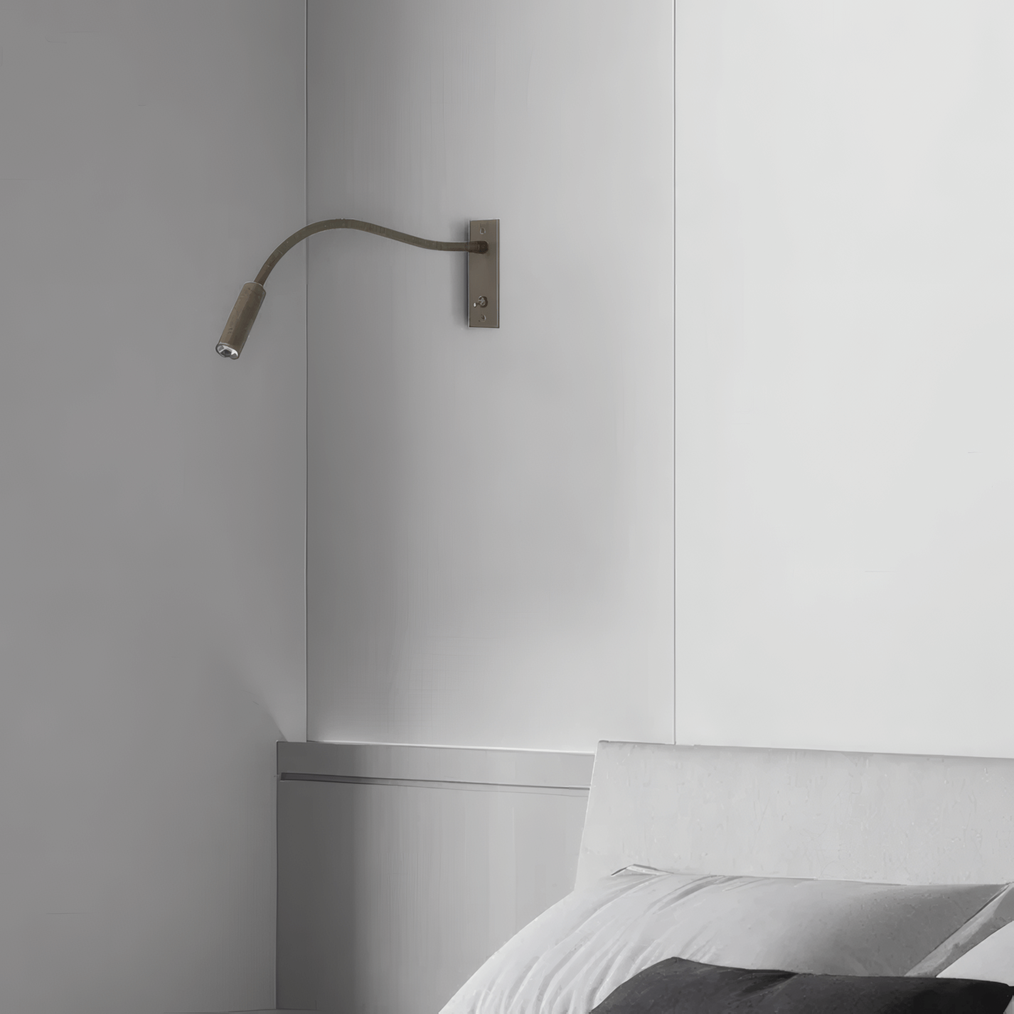 Minimalist Linear Wall Lamp - Bronze/Chrome/Nickel Metal for Bedroom - Flindria