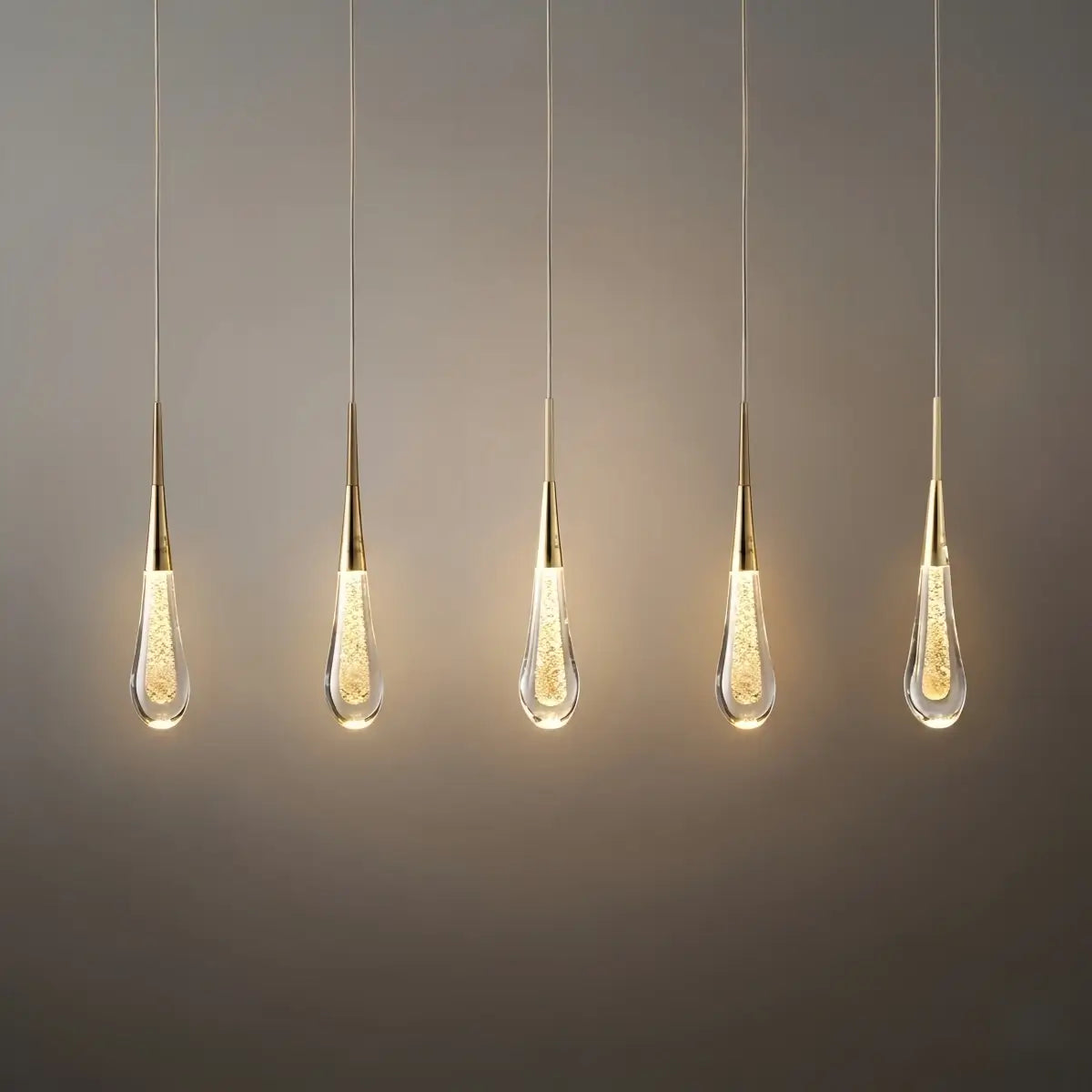 Art Deco Teardrop Pendant Light - Gold Metal/Crystal for Dining Room - Flindria