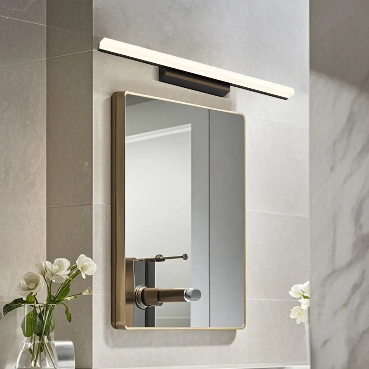 Minimalist Linear Vanity Wall Lamp – IP44 Metal in Black/Chrome Bathroom - Flindria