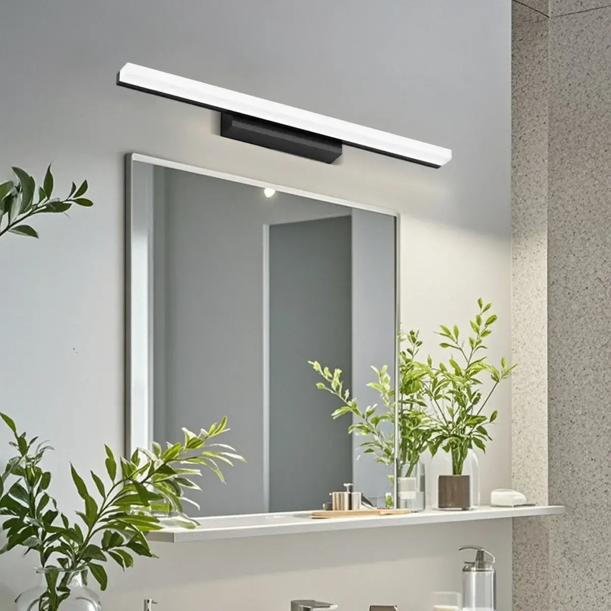 Minimalist Linear Vanity Wall Lamp – IP44 Metal in Black/Chrome Bathroom - Flindria