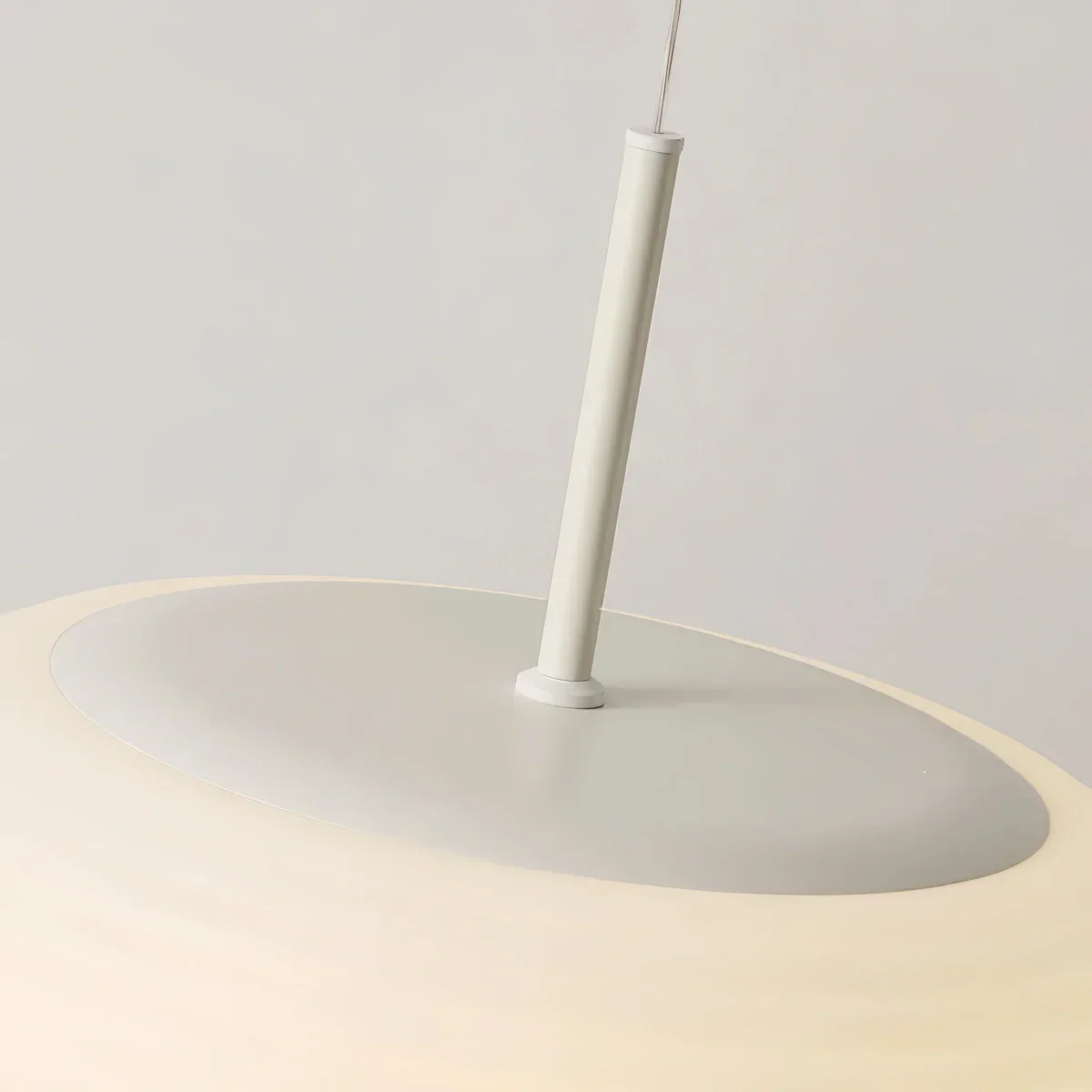 Modern Cloud Pendant Light - White Metal & Acrylic for Living Room - Flindria