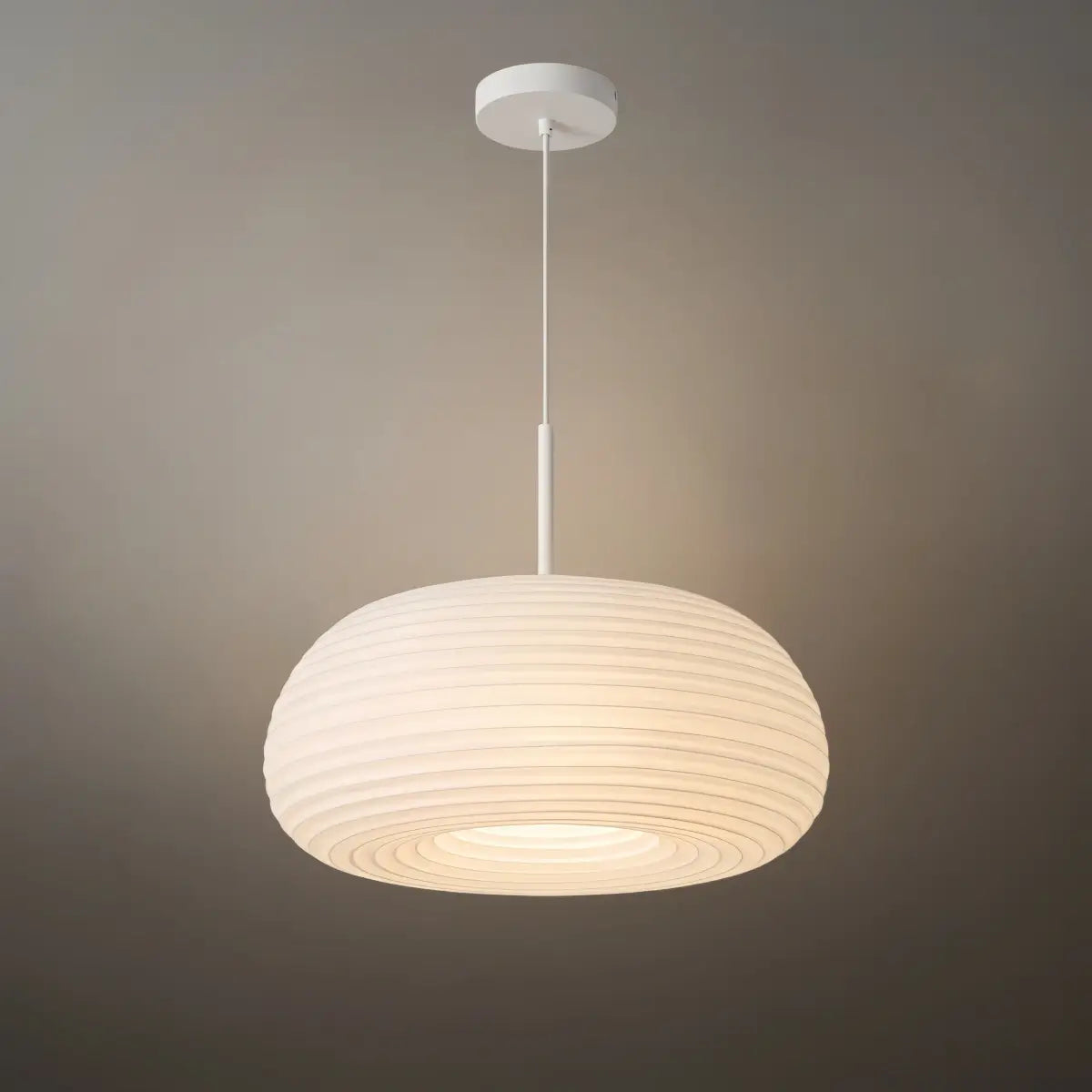 Modern Cloud Pendant Light - White Metal & Acrylic for Living Room - Flindria