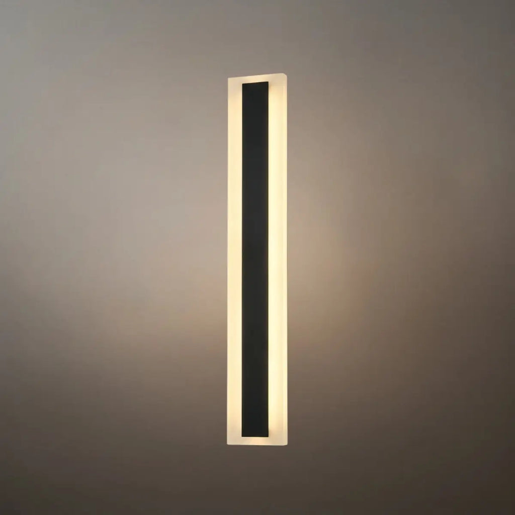 Minimalist Black LED Wall Lamp - Waterproof Metal & Acrylic Linear Bathroom - Flindria